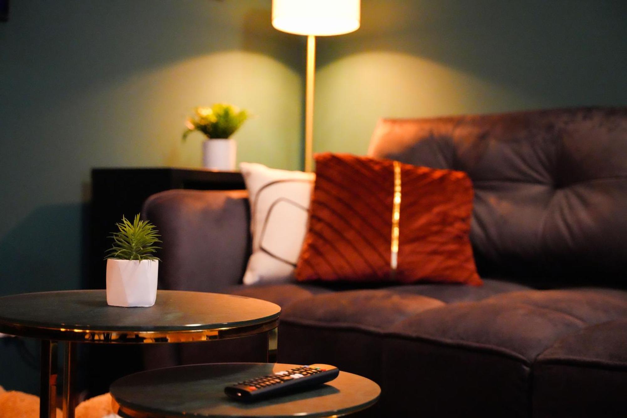 Grand Urban Apartment
